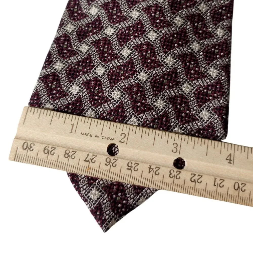 Hunt Club Mens Burgundy Geometric 100% Silk Necktie Made in USA Classic Tie